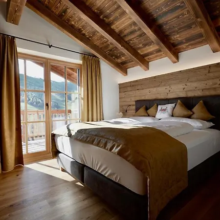 Of The Mountains With A Sauna, Fireplace, Cinema Room, Summer Menu Vakantiehuis Mühlbach am Hochkönig